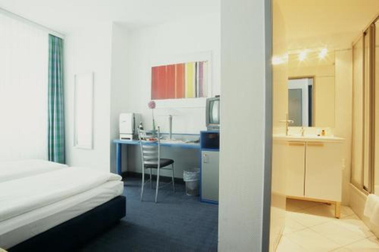 Hotel Alt - Tegel Berlin Room photo